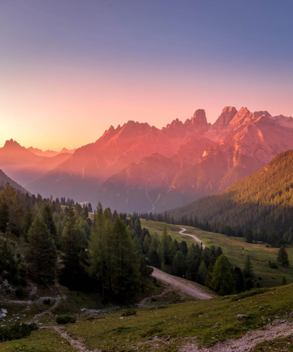 Radzimy jak wynająć krzesła w Warszawie taniej